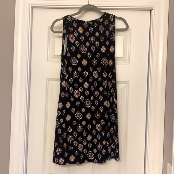 Loft Day Dress - Picture 2 of 5